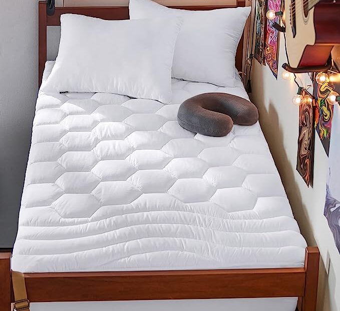 Mattress Pad for Dorm Room