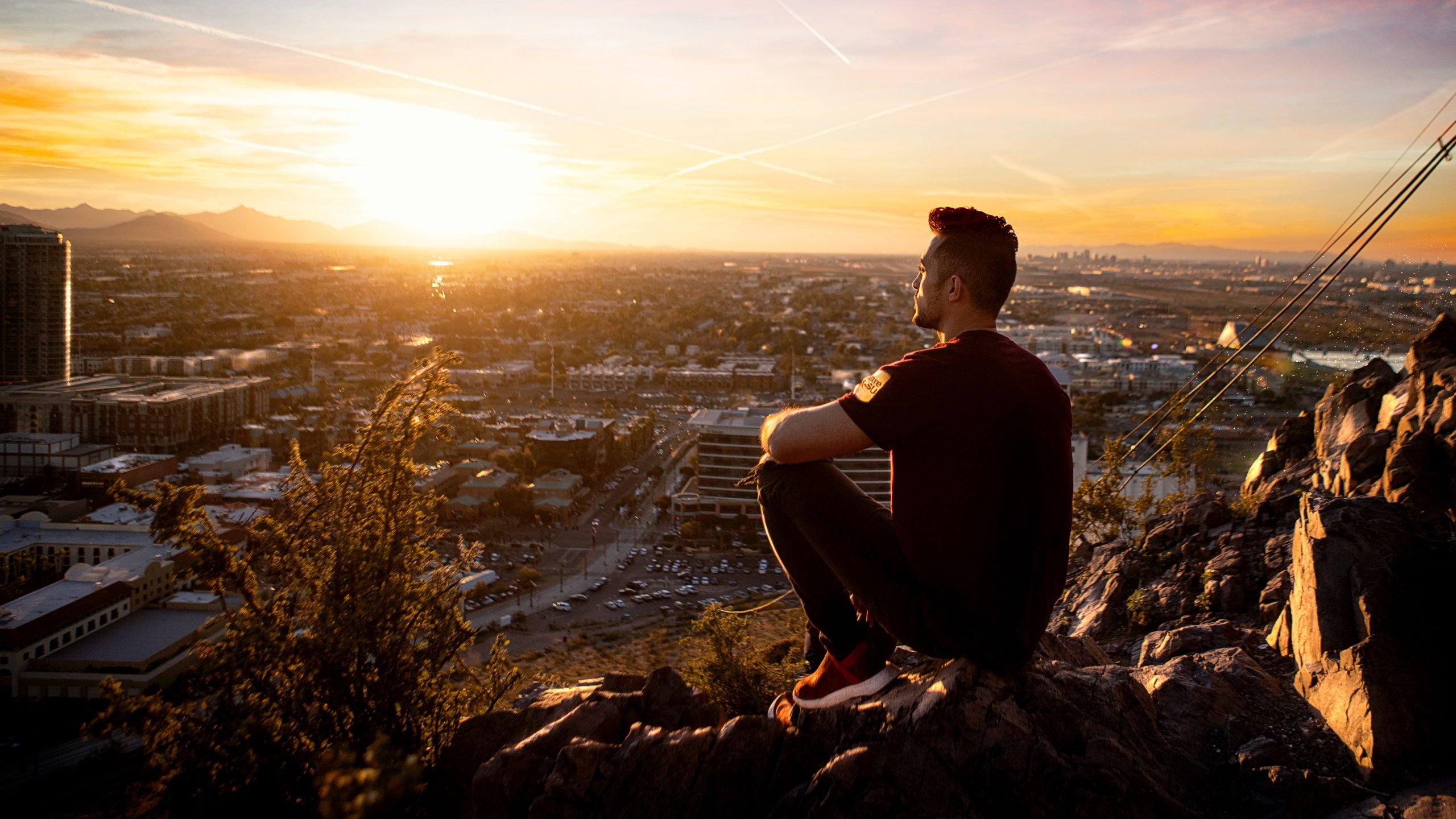 Considering ASU for college? Dorm life at Arizona State University ranks #2 on out list.—and for good reason. Here's everything you need to know about ASU housing, dining, social life, and the best dorms on campus.